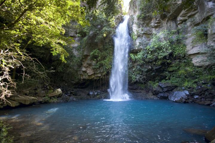 La Cangreja Waterfall